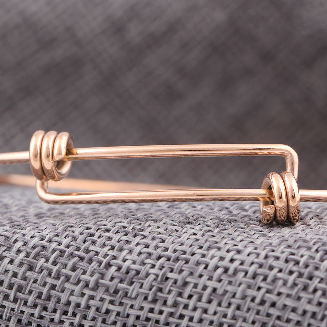 Damen Armreif mit elegantem minimalistischen Design und hochwertigen Akzenten Shop Nory