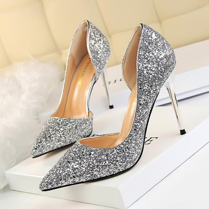 Elegante Glitzernde Nadelabsätze