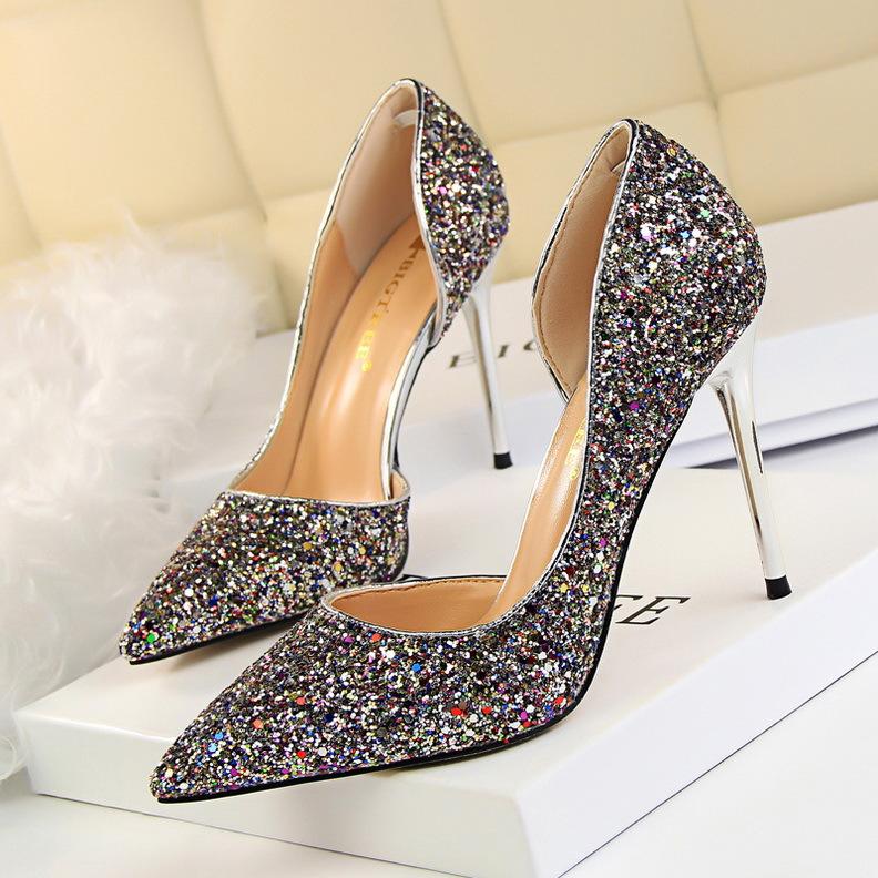Elegante Glitzernde Nadelabsätze