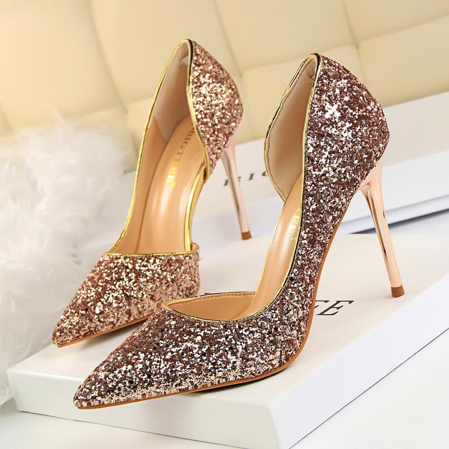 Elegante Glitzernde Nadelabsätze
