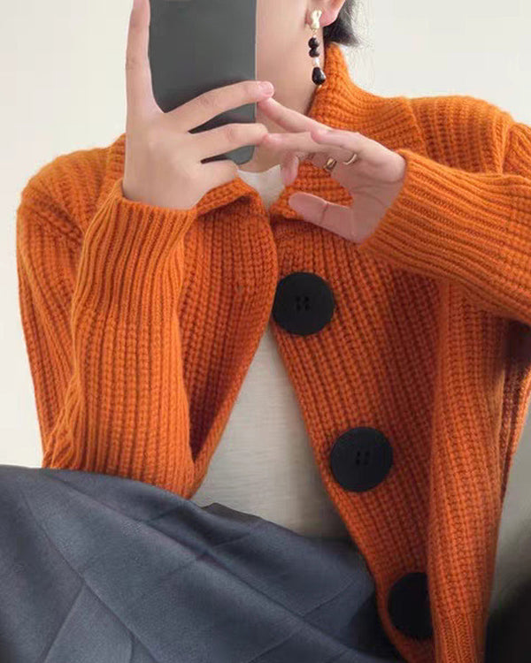 Strickjacke mit großen Knöpfen für Damen