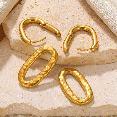Ohrringe asymmetrisch in Edelstahl - 18k vergoldet | Shop Nory