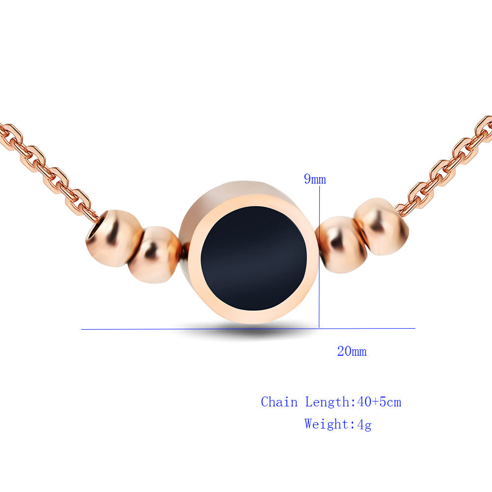 Damen Halskette mit modernem, geometrischem Anhänger und feinen, glänzenden Akzenten Shop Nory