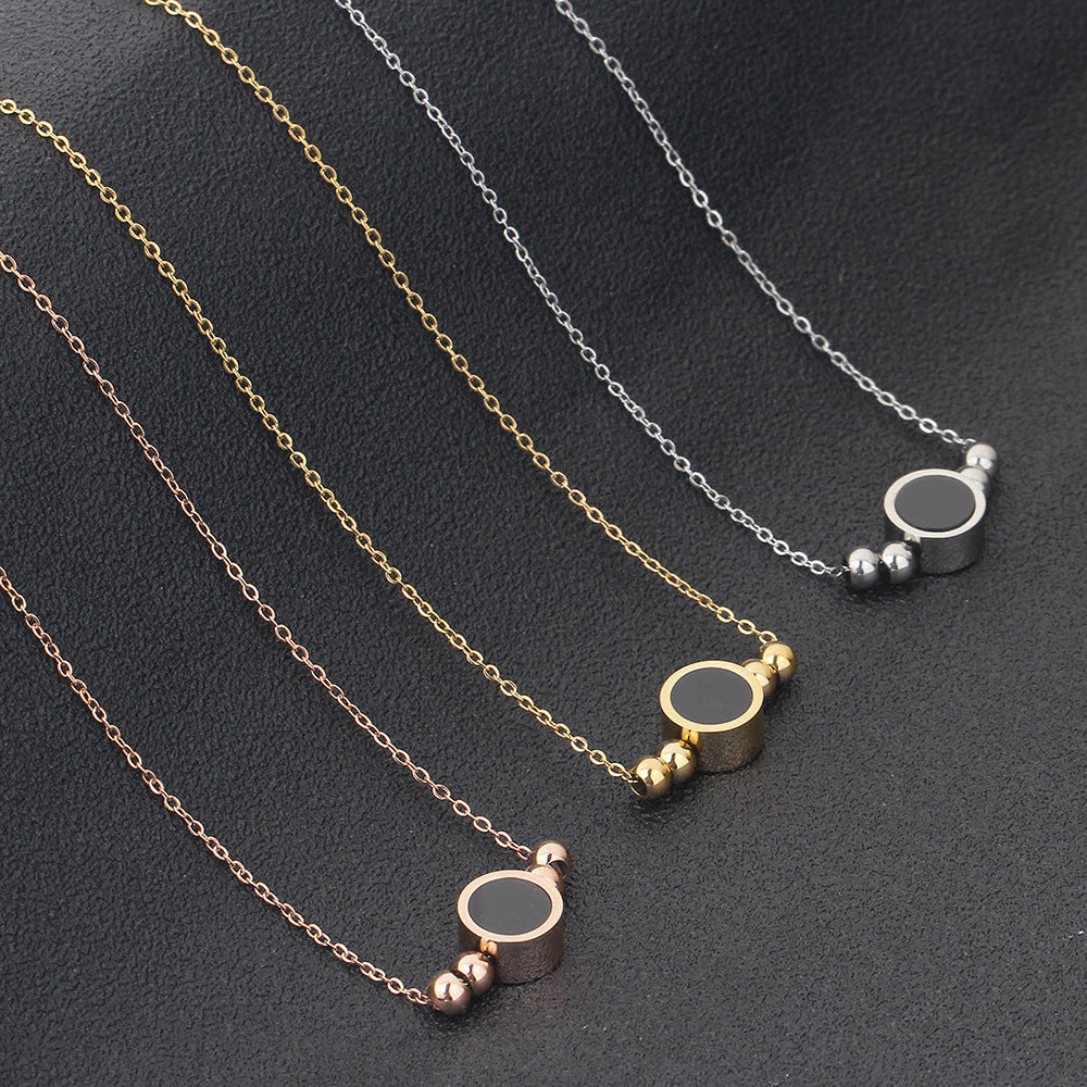 Damen Halskette mit modernem, geometrischem Anhänger und feinen, glänzenden Akzenten Shop Nory