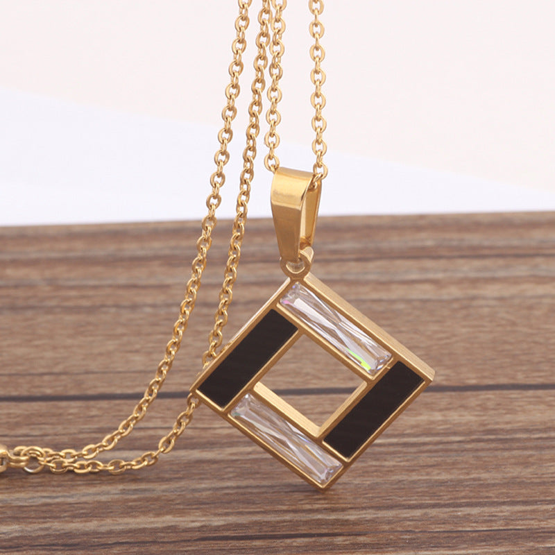 Damen Schmuckset mit geometrischem Anhänger und eleganten Ohrsteckern Shop Nory