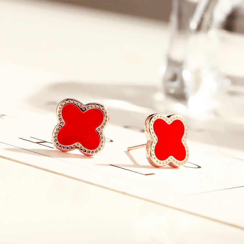 Damen Ohrstecker mit stilvollem Blumenmotiv und elegantem Design Shop Nory