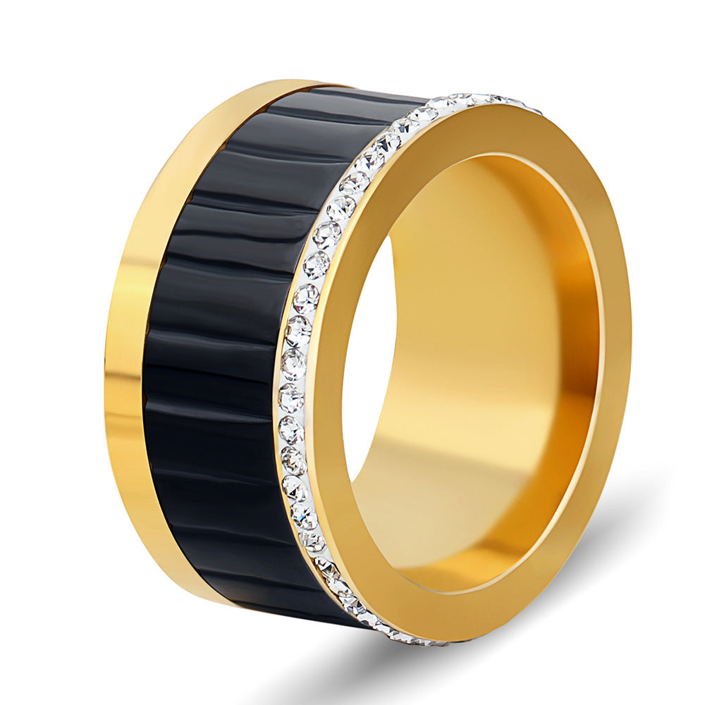 Herren Ring mit eleganten, gravierten Details und funkelndem Zirkonia Shop Nory