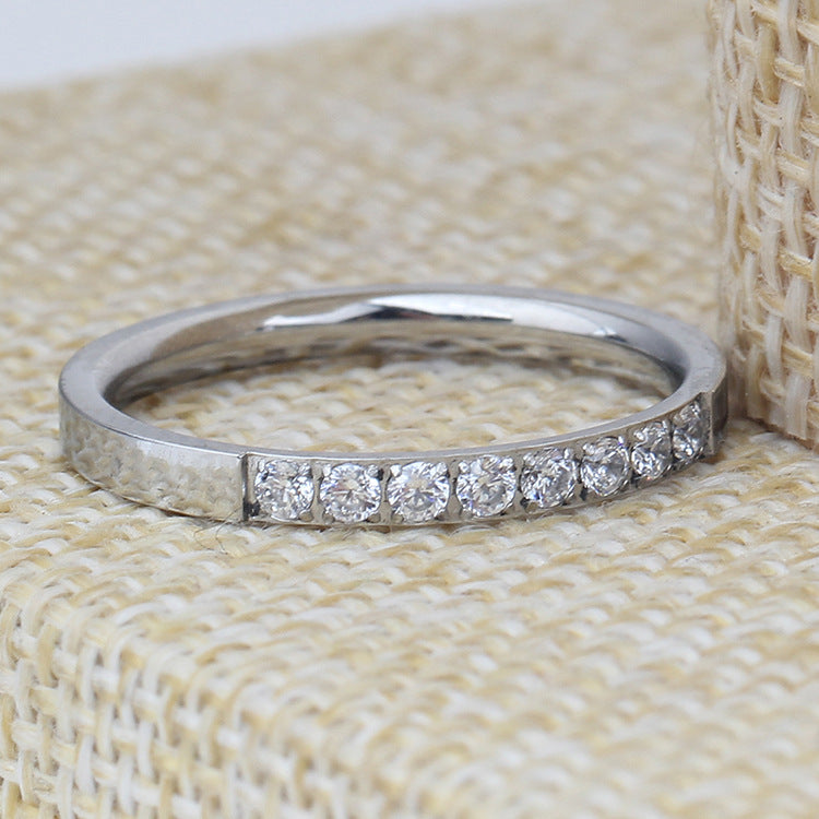 Damen zeitloser Ring mit funkelnden Kristallen Shop Nory