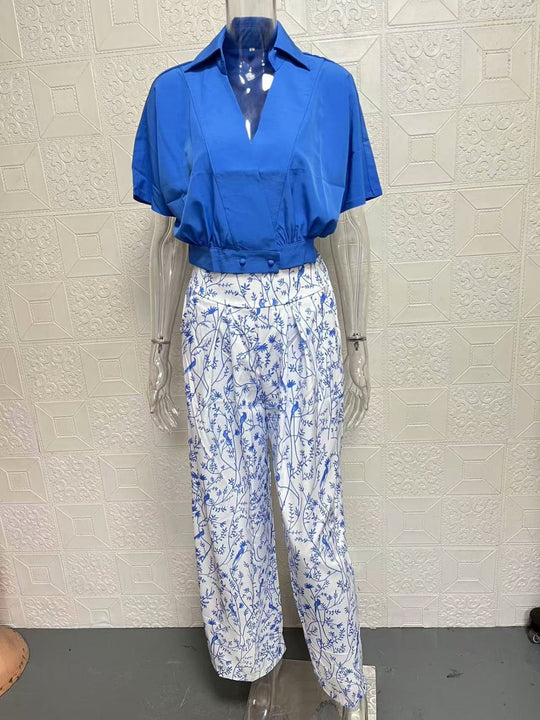 Zweiteiliges Set mit V-Ausschnitt und Hose mit weitem Bein