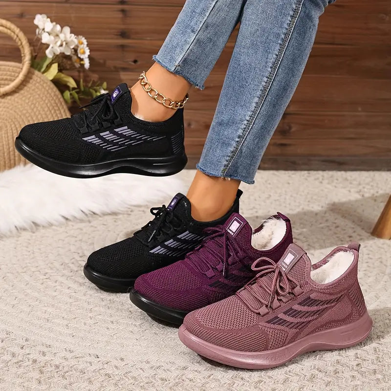 Bequeme Sportschuhe mit weichem Sohlenmaterial