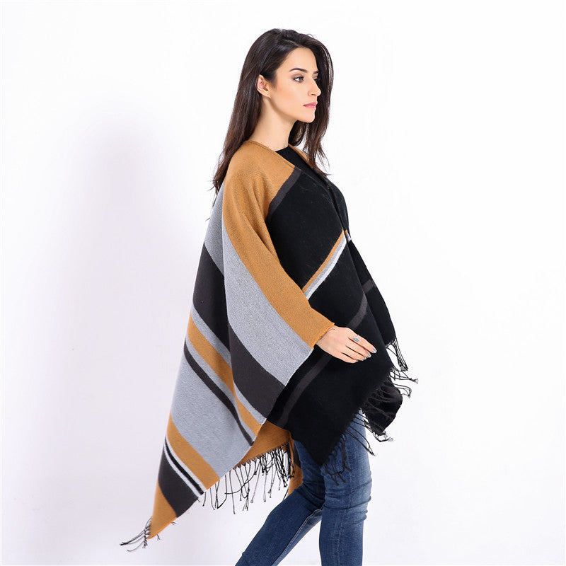 Damen Oversize-Ruana‑Überwurf aus Wollmix mit Zipfelsaum und Fransensaum Shop Nory