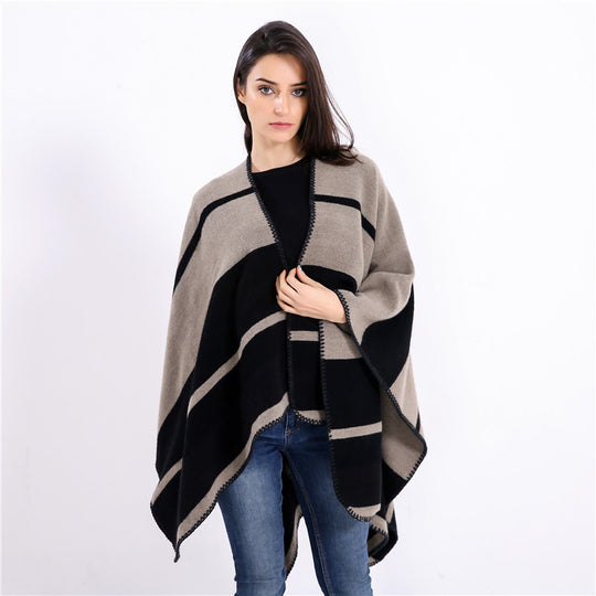 Damen Oversize-Ruana mit geometrischem Blockstreifen und Ziernaht Shop Nory