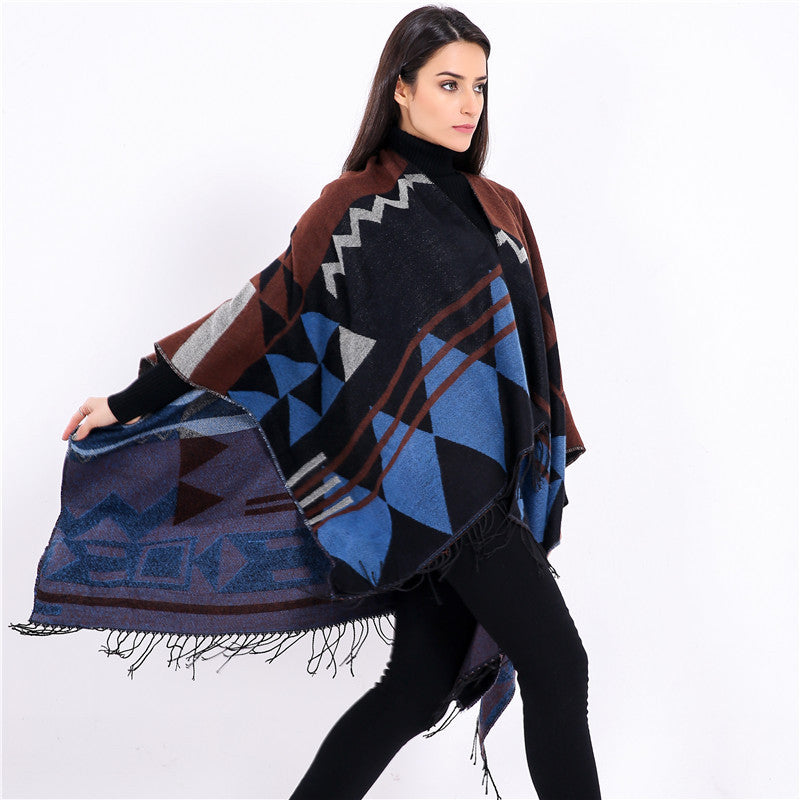 Damen Großer Fransen-Cardigan im Ruana-Stil mit grafischem Jacquard Shop Nory