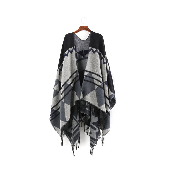 Damen Großer Fransen-Cardigan im Ruana-Stil mit grafischem Jacquard Shop Nory
