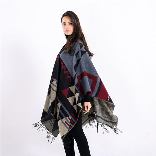 Damen Großer Fransen-Cardigan im Ruana-Stil mit grafischem Jacquard Shop Nory