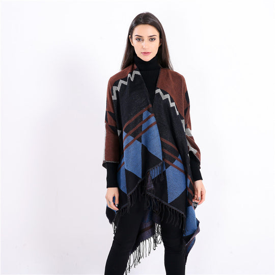 Damen Großer Fransen-Cardigan im Ruana-Stil mit grafischem Jacquard Shop Nory
