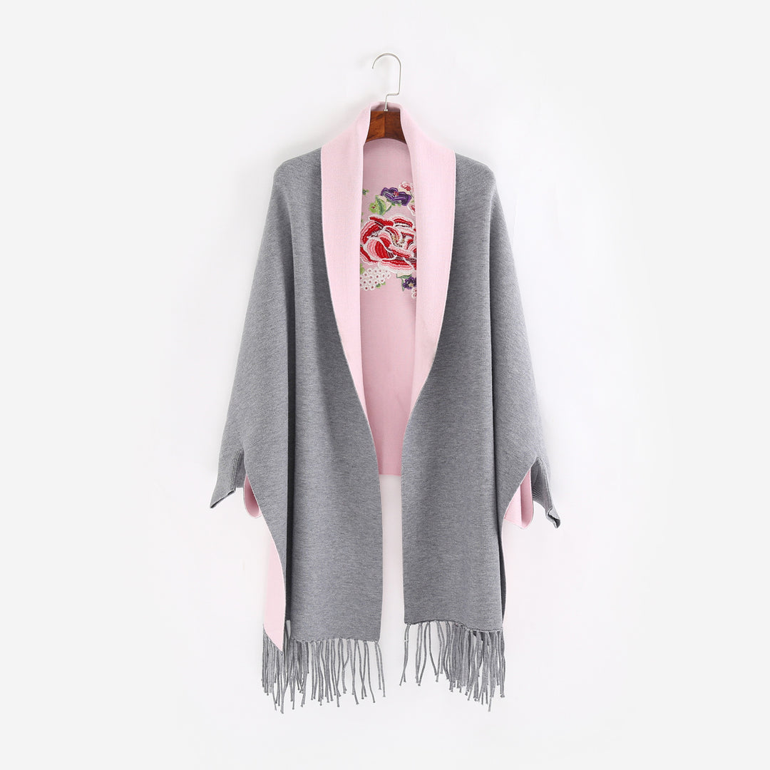 Damen Cape‑Schal mit besticktem Innenfutter und Fransensaum Shop Nory