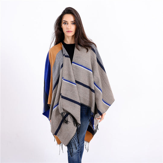 Damen Oversize-Ruana‑Überwurf aus Wollmix mit Zipfelsaum und Fransensaum Shop Nory