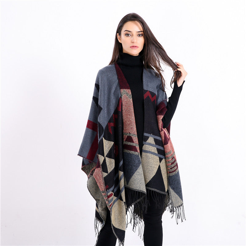 Damen Großer Fransen-Cardigan im Ruana-Stil mit grafischem Jacquard Shop Nory
