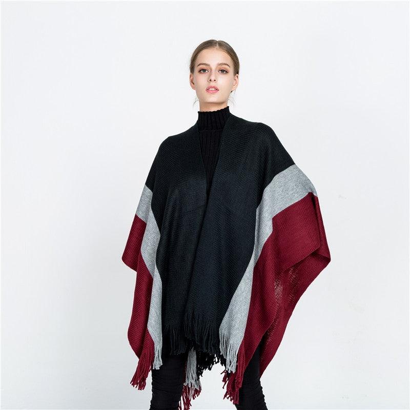 Damen Oversize‑Strickruana mit V‑Ausschnitt, offenem Fall und Fransensaum Shop Nory