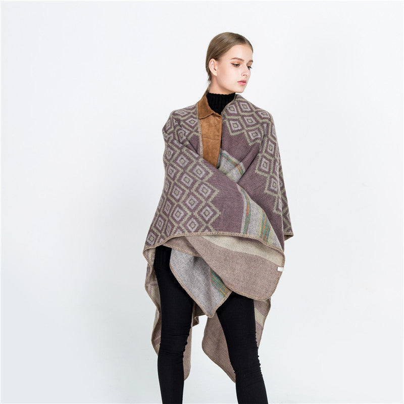Damen Wolloptik-Ruana mit gewebtem Quadratjacquard und Zierstichkante Shop Nory