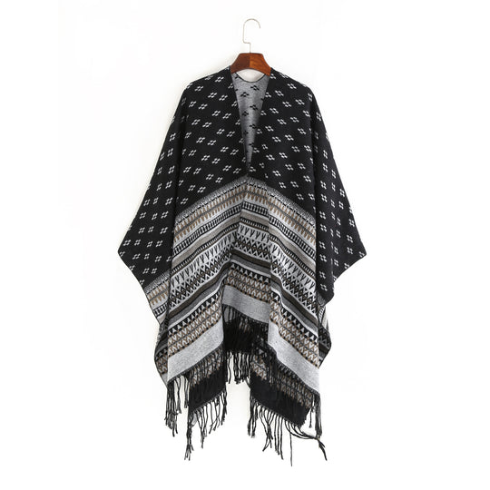 Damen Ruana-Poncho mit Jacquardmuster, Fransen und weichem Wollmix Shop Nory