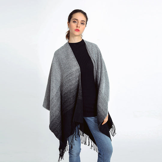 Damen Oversize-Poncho im Verlaufsstrick mit Fransen und offener Front Shop Nory