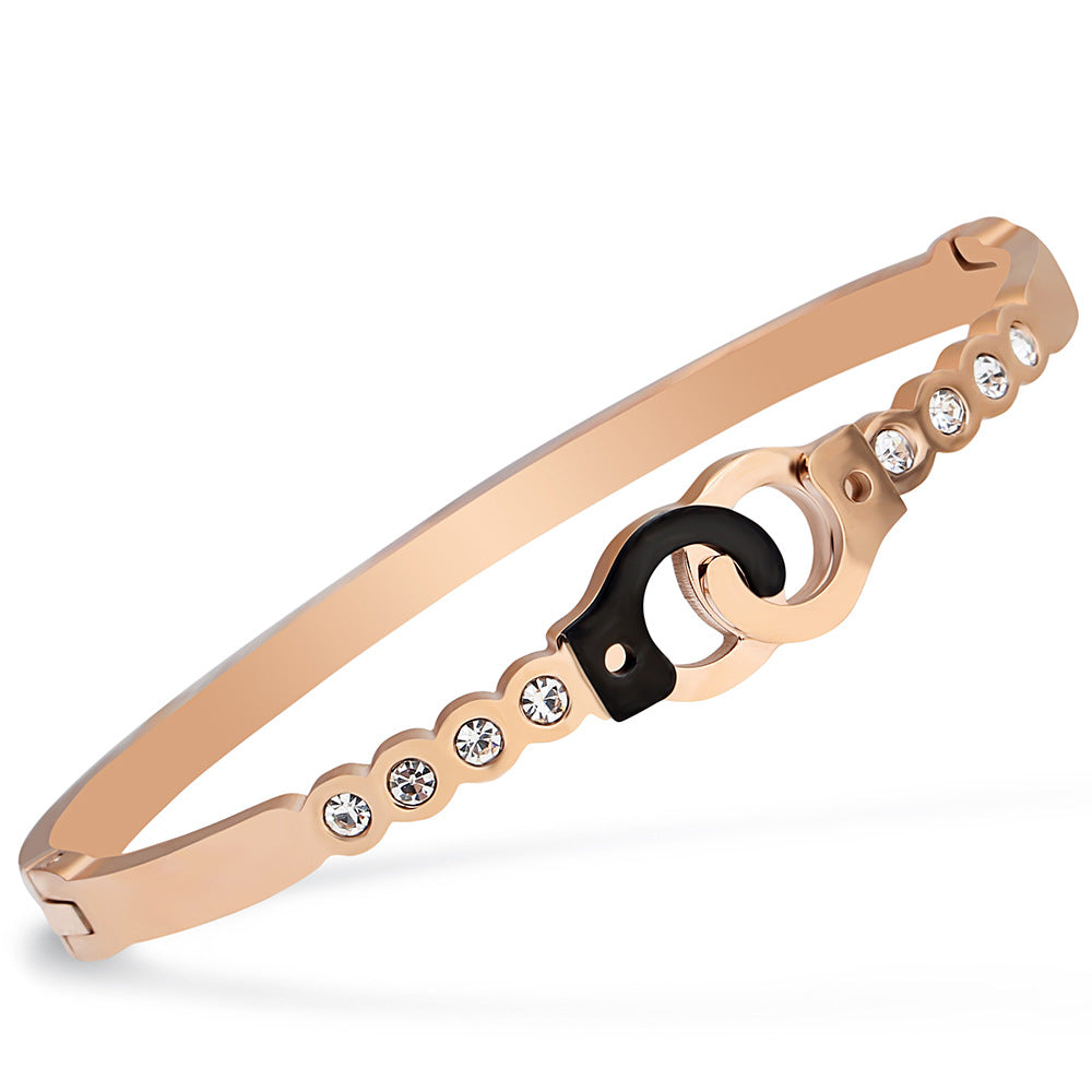 Damen Armreif mit elegantem Zirkonia-Besatz und stilvollem Verschluss Shop Nory