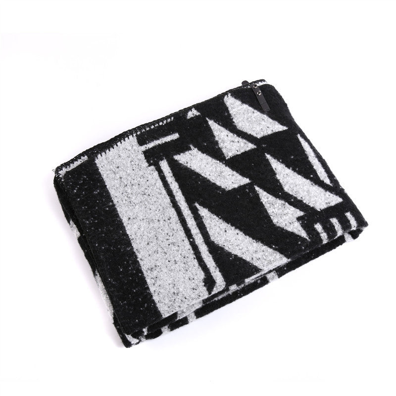 Damen Kapuzen‑Capeponcho aus strukturiertem Bouclé mit geometrischem Kontrastmuster Shop Nory