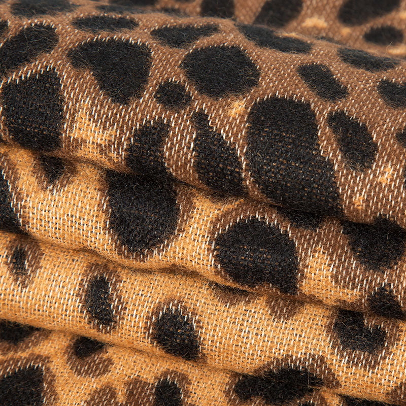Damen Poncho‑Überwurf im Oversize mit Leopardenjacquard und Kettelnaht Shop Nory