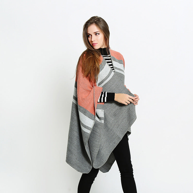 Damen Cape‑Ruana‑Poncho aus feinem Wollmix mit kontrastierter Kettelnaht Shop Nory