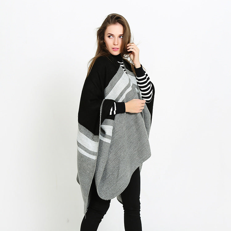Damen Cape‑Ruana‑Poncho aus feinem Wollmix mit kontrastierter Kettelnaht Shop Nory