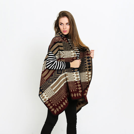 Damen Oversize-Deckeponcho aus Jacquardstrick mit Zierstichkante Shop Nory