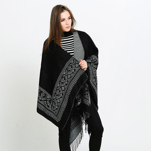 Damen Wolloptik-Überwurf im Kimono-Stil mit grafischem Bordürenjacquard und Fransensaum Shop Nory