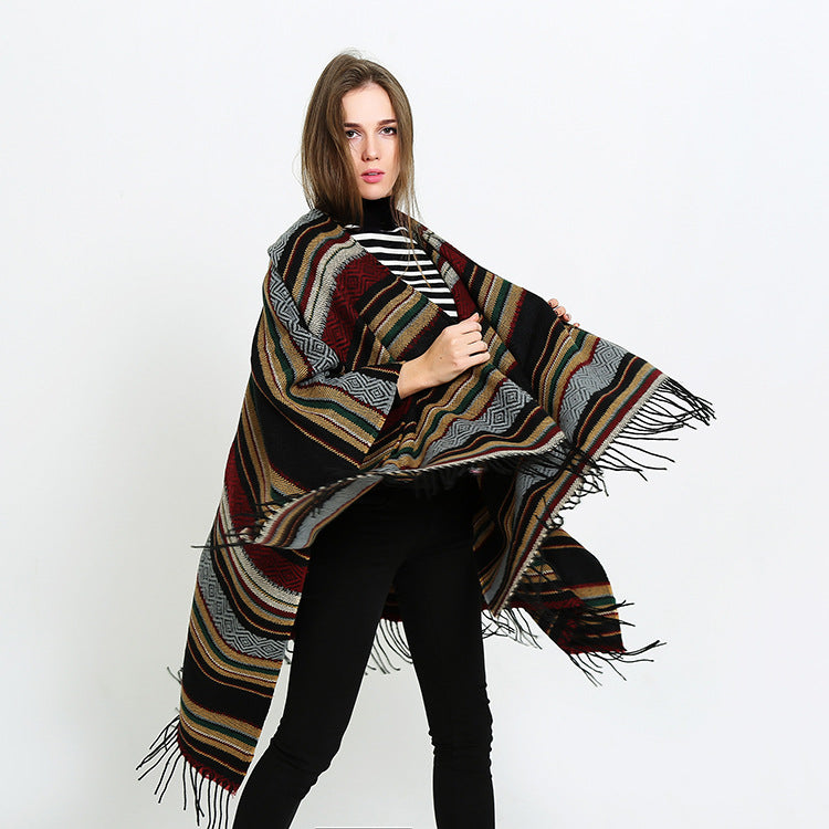 Damen Offener Oversize-Serape-Poncho im Ethno-Jacquard mit langen Fransen Shop Nory