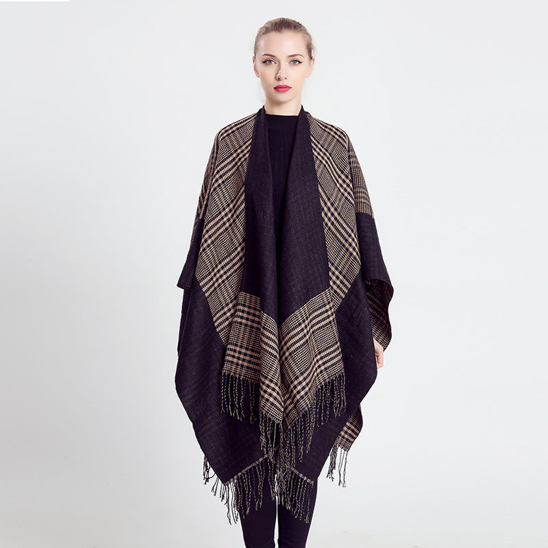 Damen Ruana-Poncho aus Wollmix mit kastigem Kimono-Fall und Fransensaum Shop Nory