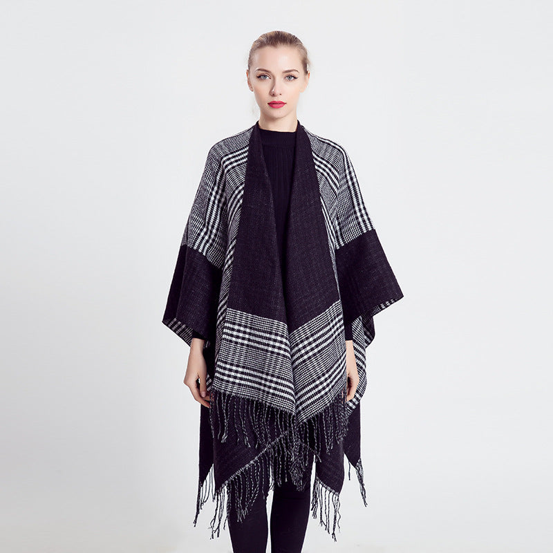 Damen Ruana-Poncho aus Wollmix mit kastigem Kimono-Fall und Fransensaum Shop Nory