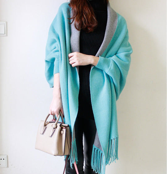 Damen Zweifarbiger Wendeponcho mit Kurzarmöffnungen, Fransen und Wollmix Shop Nory