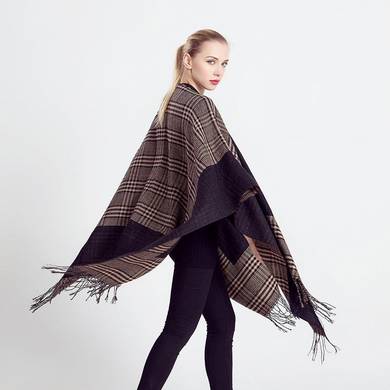 Damen Ruana-Poncho aus Wollmix mit kastigem Kimono-Fall und Fransensaum Shop Nory