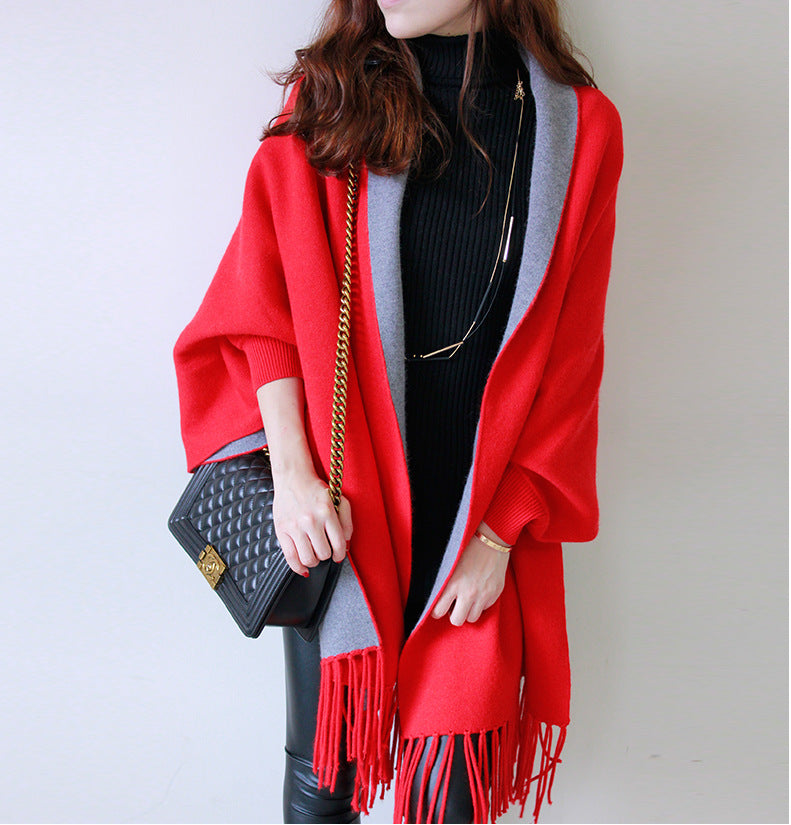 Damen Zweifarbiger Wendeponcho mit Kurzarmöffnungen, Fransen und Wollmix Shop Nory