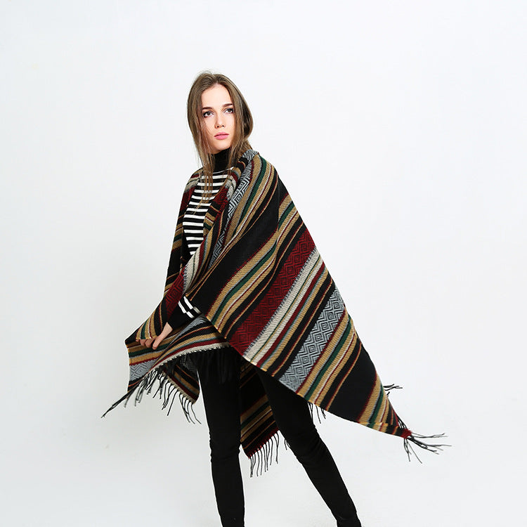 Damen Offener Oversize-Serape-Poncho im Ethno-Jacquard mit langen Fransen Shop Nory