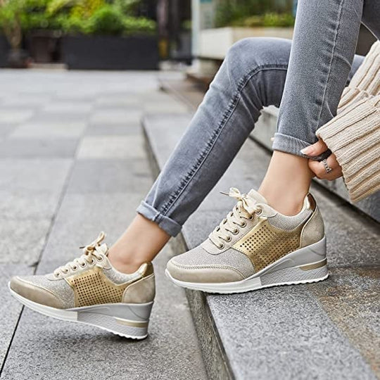 Orthopädische Sneakers mit hohen Absatz und Keilabsatz