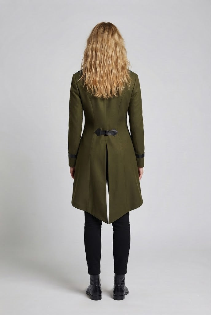 Damen historische Kostüm mit elegantem Frack und luxuriösen Accessoires Shop Nory