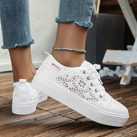 Schicke und Luftige Spitzensneaker