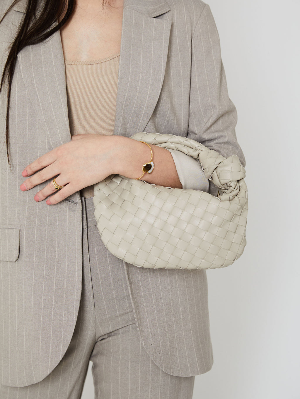 Stilvolle Weiße Damen Handtasche mit Geflochtenem Design