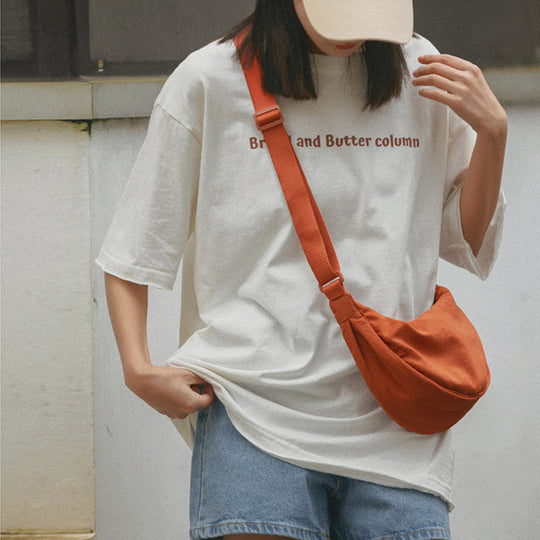 Halbmondförmige Tasche