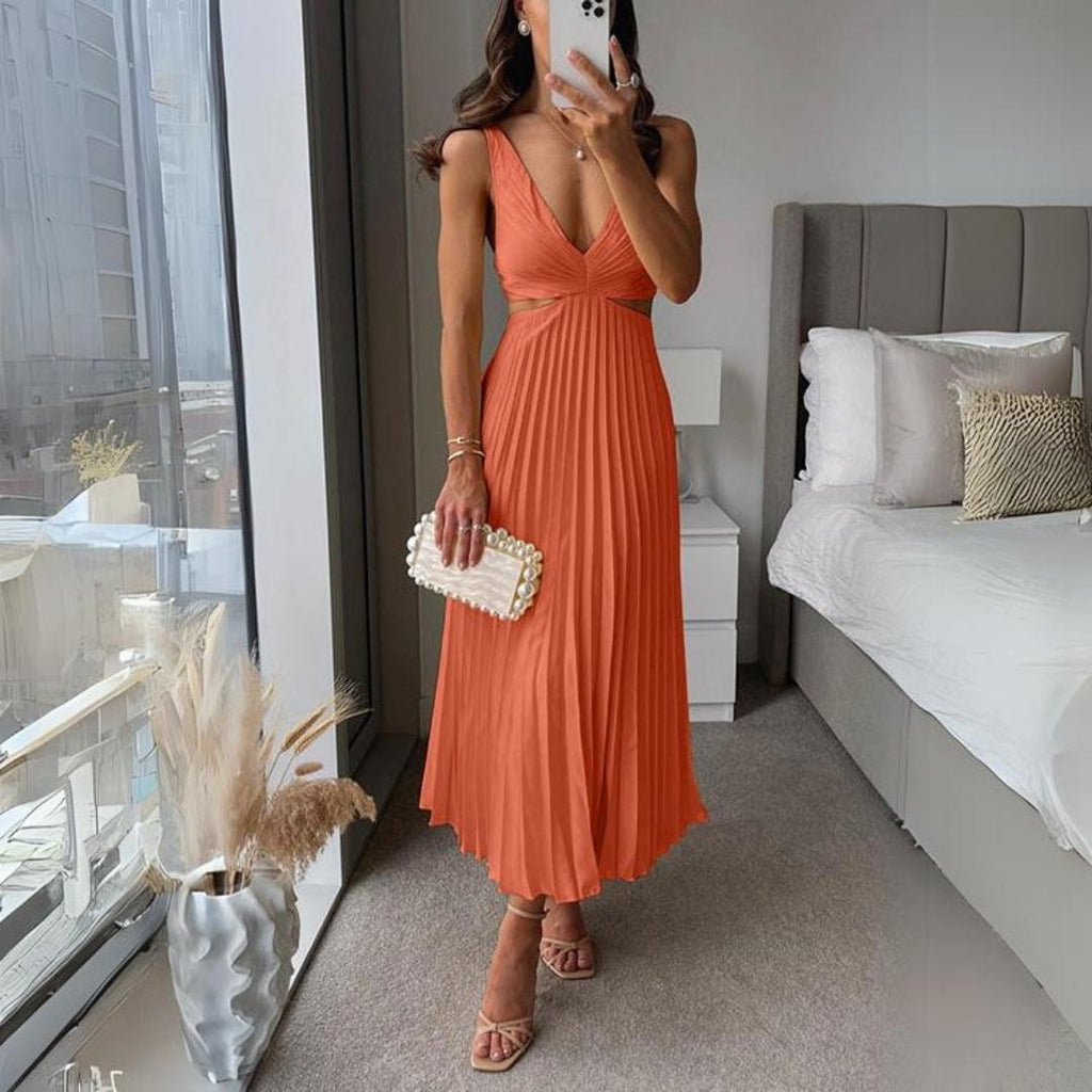 ShopNory | Midi Kleid Ärmellos V-Ausschnitt Twist Front & Cut Out Detail Plissierter Rock