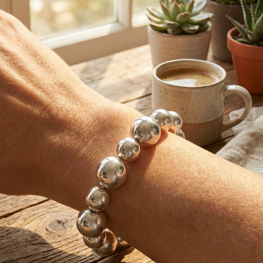 Damen Elastisches Kugelarmband in Polierter Silberoptik | Shop Nory