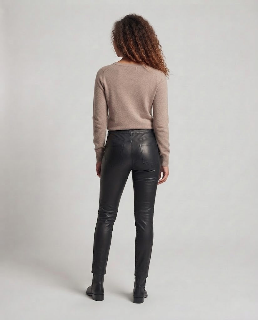Damen Feiner Rundhalspullover aus Kaschmir‑Mix mit leichtem Stretch und feinem Rippbündchen Shop Nory
