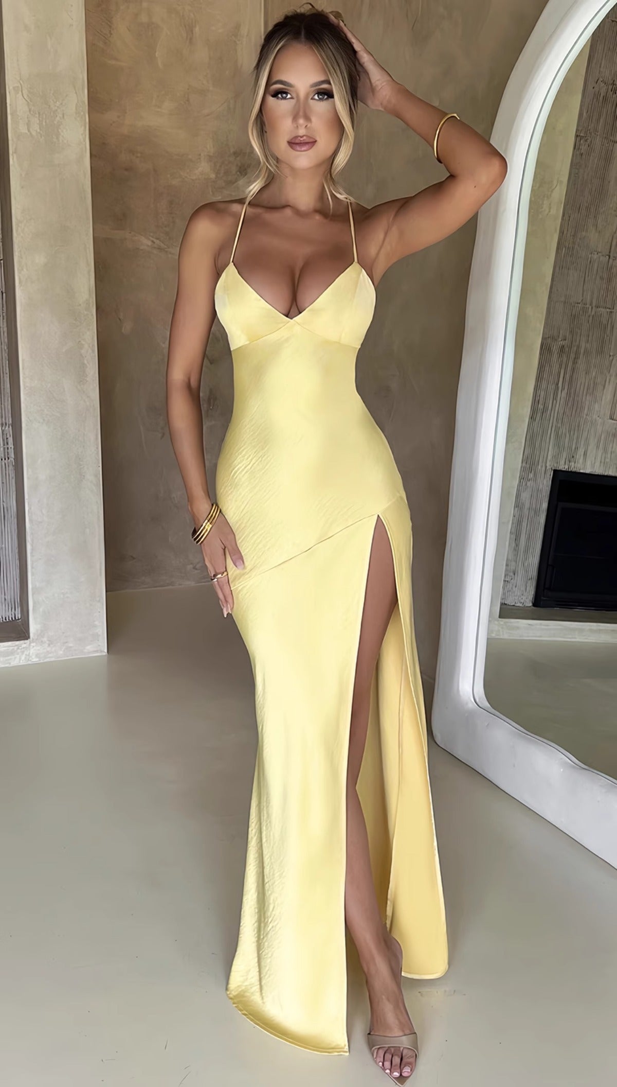 Sexy Kleid mit V-Ausschnitt